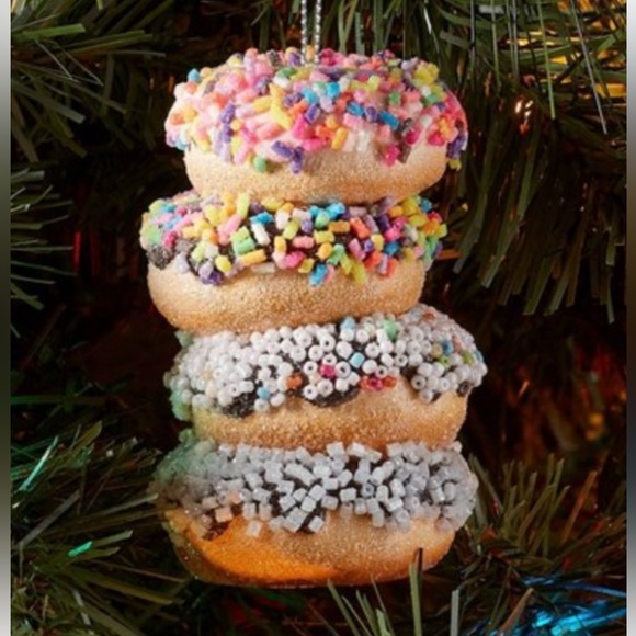 NWT Wondershop Donut 🍩 Christmas 🎄 Ornament 🎅🏻 - Picture 2 of 3